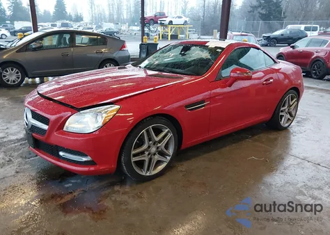 2014 Mercedes-Benz Slk 250 z USA, uszkodzony, nr VIN WDDPK4HA6EF082064